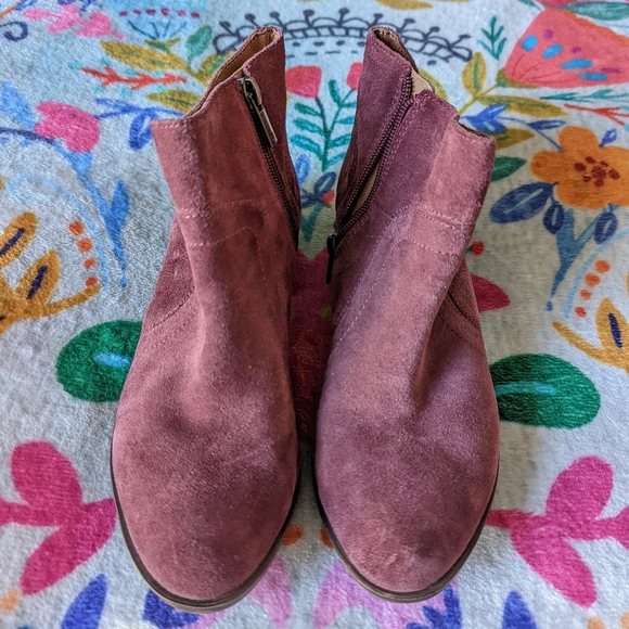 Suede Lucky Brand Brolley Booties Red/Wine - Picture 2 of 7